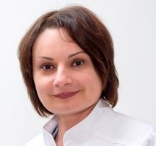 Офтальмологическая клиника «Світ зору», Доктор офтальмолог высшей категории, кандидат медицинских наук - Попова Ульяна Романовна