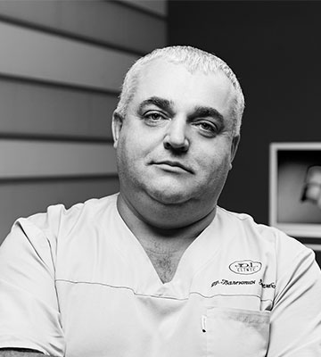 Стоматологическая клиника доктора Дахно, Хирург-имплантолог - Заремба Валентин Евгеньевич