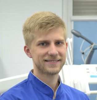 Стоматологическая клиника «Lumi-Dent», Врач хирург-имплантолог - Евгений Павлюченко